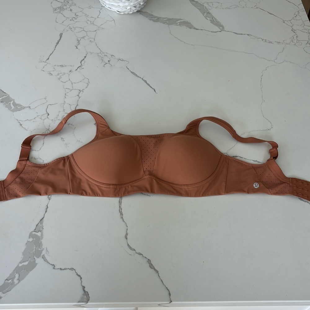 COPY - Lulu Lemon sports bra!